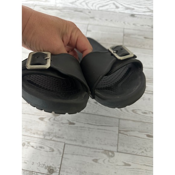 Crocs Women's Black Buckle Slide Sandals Comfort Casual Shoes Size 8 - Picture 2 of 8